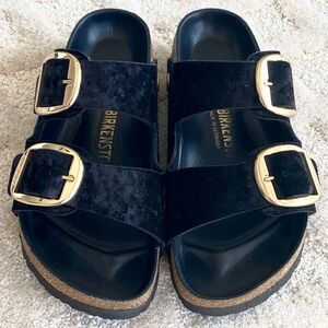 🏴‍☠️Birkenstock Velvet Black Sandals with Gold Buckles